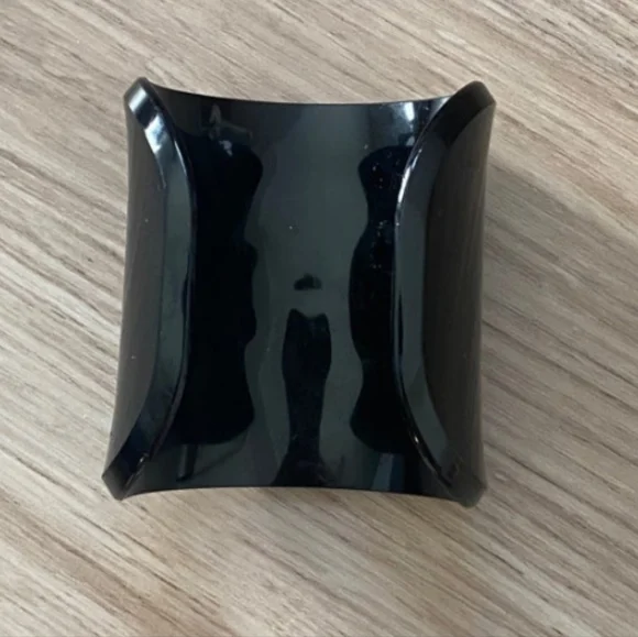 RARE!!Absolutely Gorgeous Tory Burch Luxury Cuff ✨️  BRACELET Pristine Condition - Picture 4 of 4